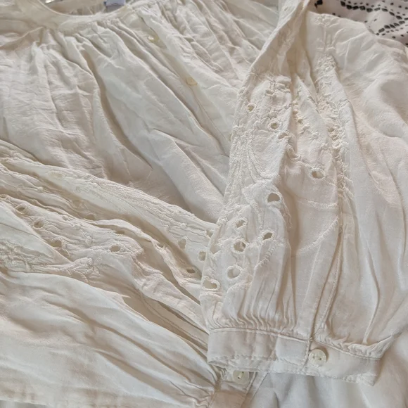 Old Navy Cream Top - Picture 1 of 10